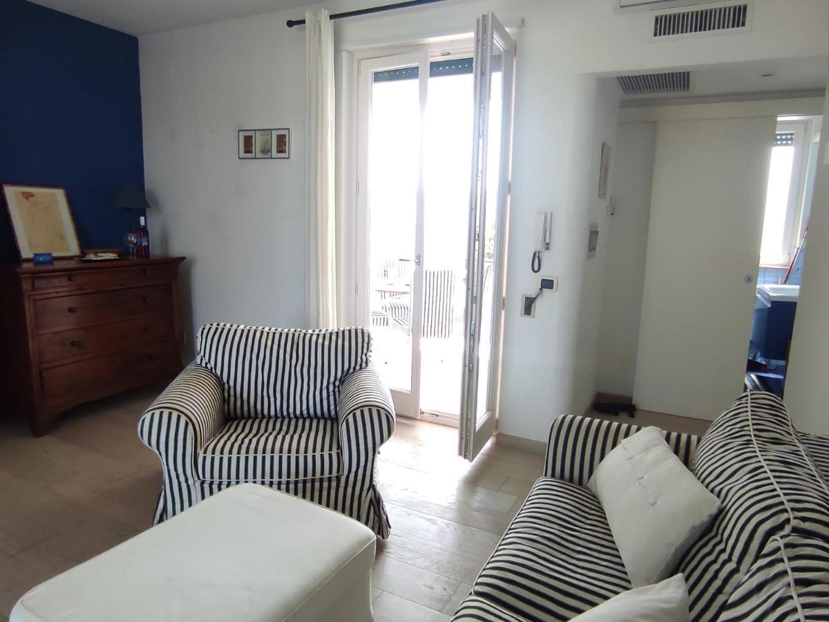 Grazioso Appartamento Vicino Al Mare San Cataldo  Exterior photo